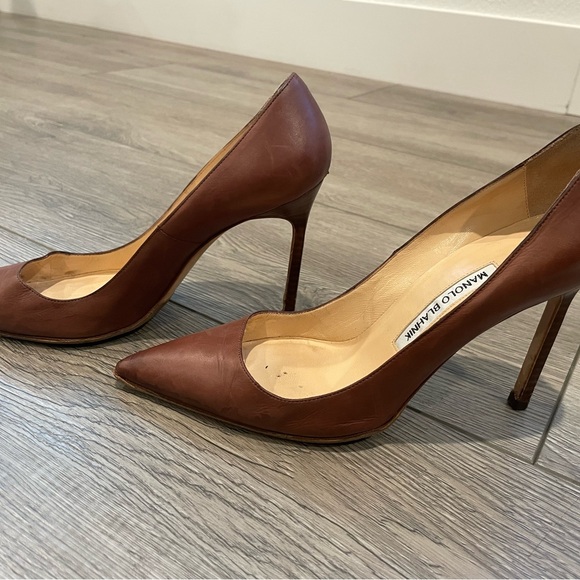 Manolo Blahnik Chocolate Brown Pointed-Toe Leather Pumps - Picture 2 of 12